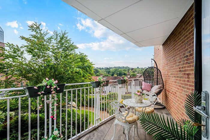 3 Bedroom Flat To Rent In Eden Place, Oxted, RH8