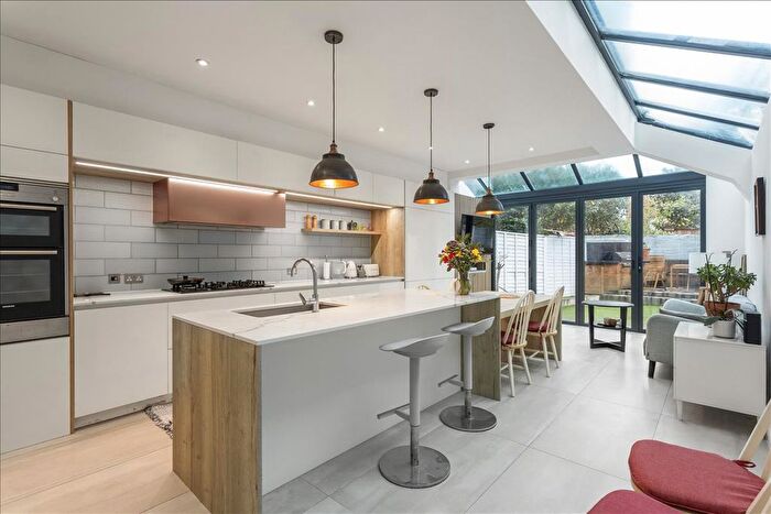 4 Bedroom Terraced House For Sale In Crabtree Lane, Fulham, London, SW6