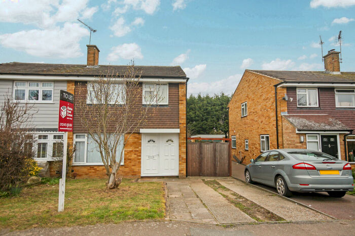 3 Bedroom Semi-Detached House To Rent In Linnet Drive, Chelmsford, CM2