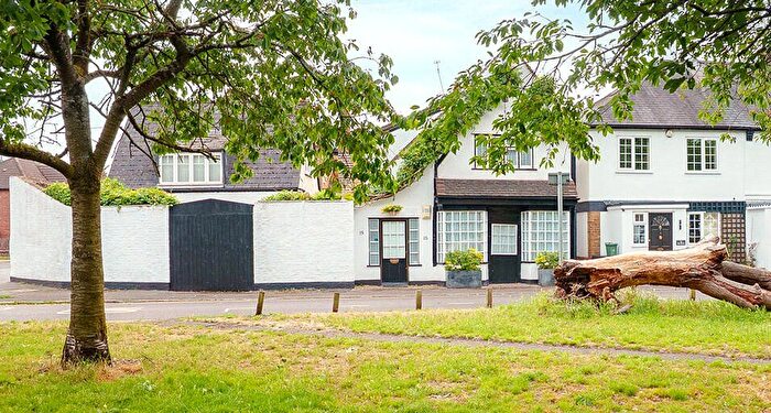 4 Bedroom Detached House For Sale In The Green, West Drayton, UB7
