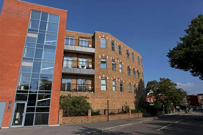 1 Bedroom Flat To Rent In High Road, Woodford Green, IG8