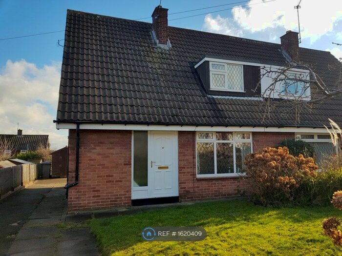 3 Bedroom Semi-Detached House To Rent In Bracken Hill, Sheffield, S35