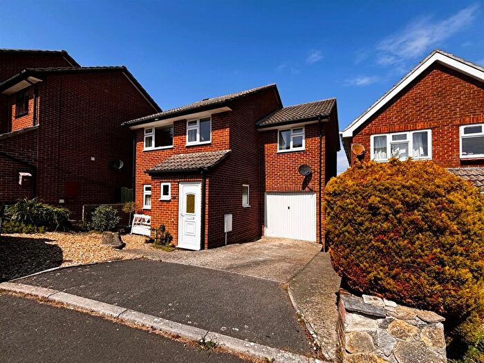 4 Bedroom Detached House For Sale In Sandbourne Close, Swanage, BH19