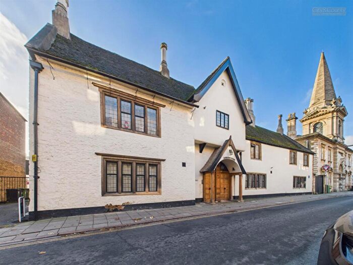 2 Bedroom Apartment For Sale In Priestgate, Peterborough, PE1
