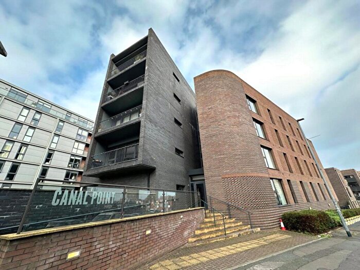 2 Bedroom Apartment To Rent In Canal Point, New Union Street, Manchester, M4