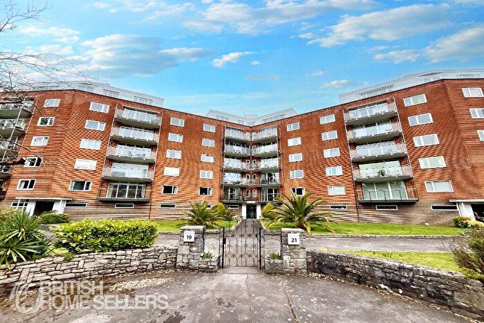 3 Bedroom Apartment For Sale In West Cliff Road, Bournemouth, Dorset, BH4
