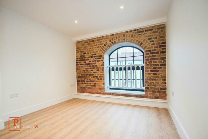 1 Bedroom Apartment To Rent In Maponite Buildings, Hawkins Road, Colchester, Essex, CO2