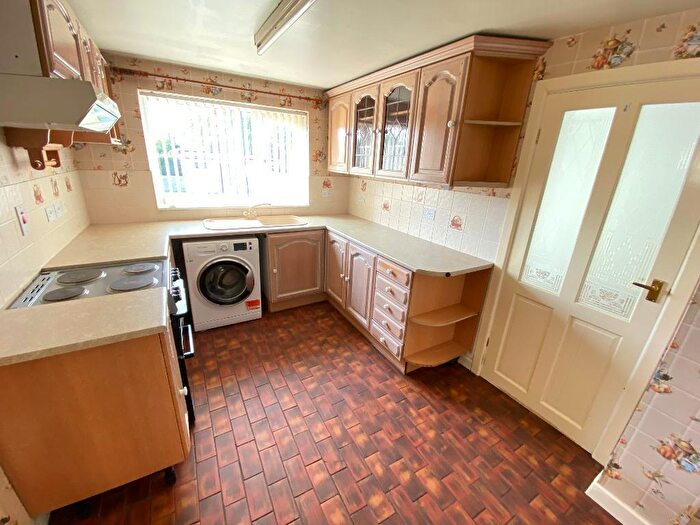 2 Bedroom Semi-Detached Bungalow For Sale In Cellarhead Road, Werrington, Stoke On Trent, ST9