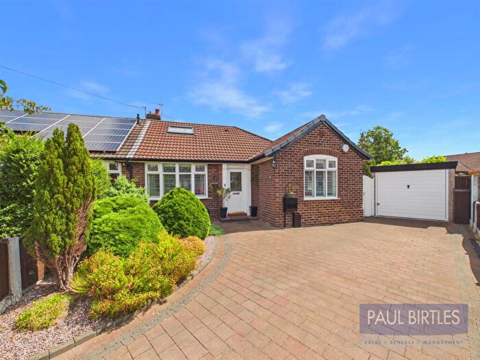 4 Bedroom Semi-Detached Bungalow For Sale In Minehead Avenue, Flixton, Trafford, M41