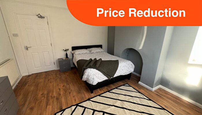 5 Bedroom Terraced House To Rent In Avondale St // Bed & Bath // Sept, LN2