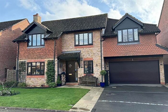 5 Bedroom Detached House For Sale In Godalming, GU7