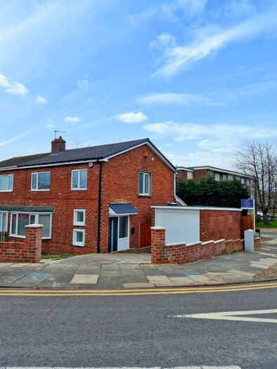 3 Bedroom Semi-Detached House For Sale In Belsay Gardens, Red House Farm, Newcastle Upon Tyne, NE3