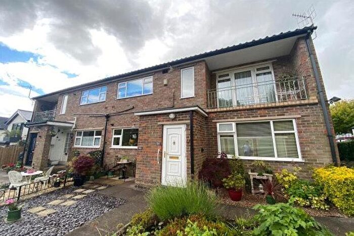 2 Bedroom Flat To Rent In Bushey Wood Road, Sheffield, S17