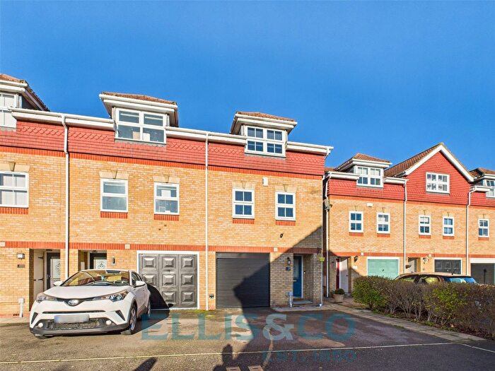 4 Bedroom End Terrace House For Sale In Aisher Way, Riverhead, Sevenoaks, TN13