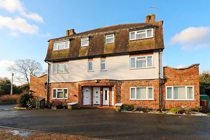 1 Bedroom Flat For Sale In Park Road, Uxbridge, UB8