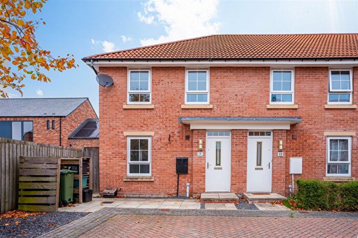 3 Bedroom End Of Terrace House To Rent In Heathside, Huntington, York, YO32