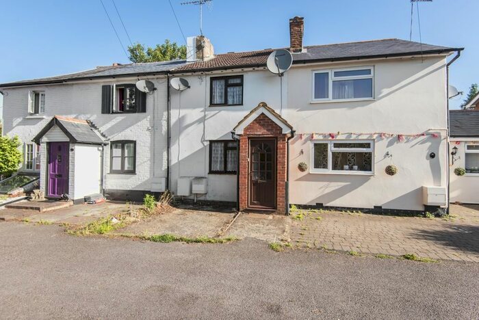 2 Bedroom Terraced House To Rent In Fernhill Road, Farnborough, GU14