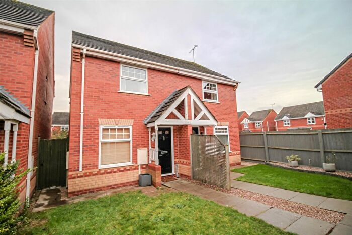 2 Bedroom Semi-Detached House To Rent In Shaef Close, Hilton, DE65