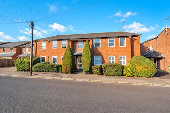 1 Bedroom Apartment To Rent In Groom Court, Heath Road, St Albans, Hertfordshire, AL1
