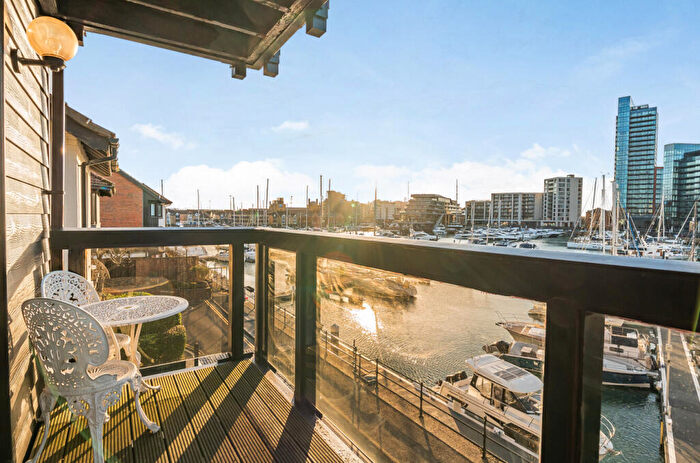 2 Bedroom Flat For Sale In Channel Way, Ocean Village, Southampton, Hampshire, SO14