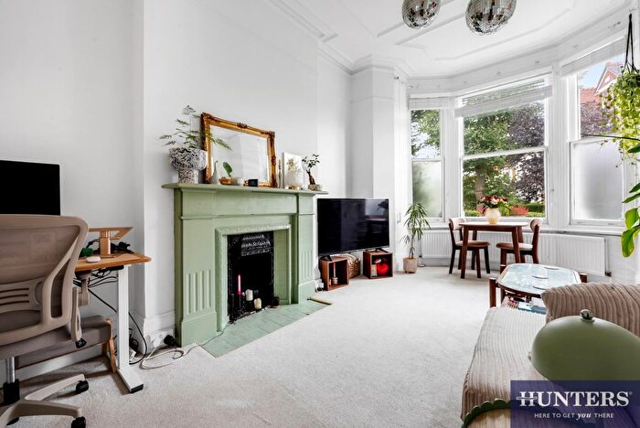 1 Bedroom Flat For Sale In Plympton Road, Brondesbury Park, London, NW6
