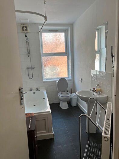 5 Bedroom Flat To Rent In Davenport Avenue, Manchester, M20