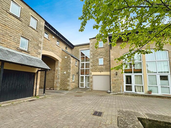 2 Bedroom Flat To Rent In Strands Farm Court, Hornby, LA2