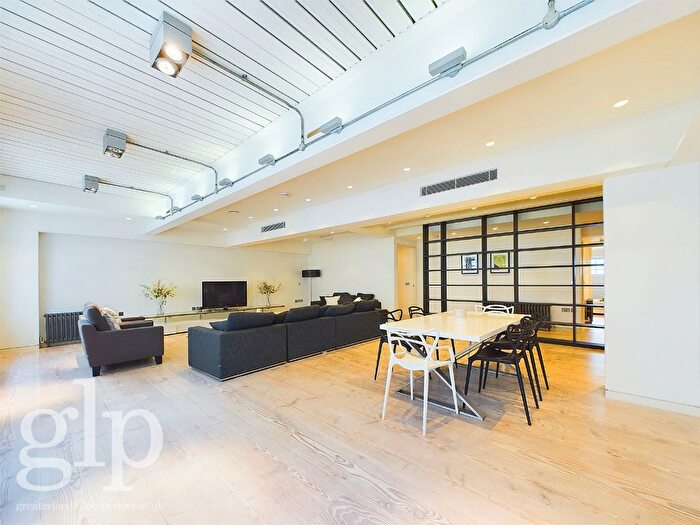 3 Bedroom Flat To Rent In Marshall Street, London, W1F