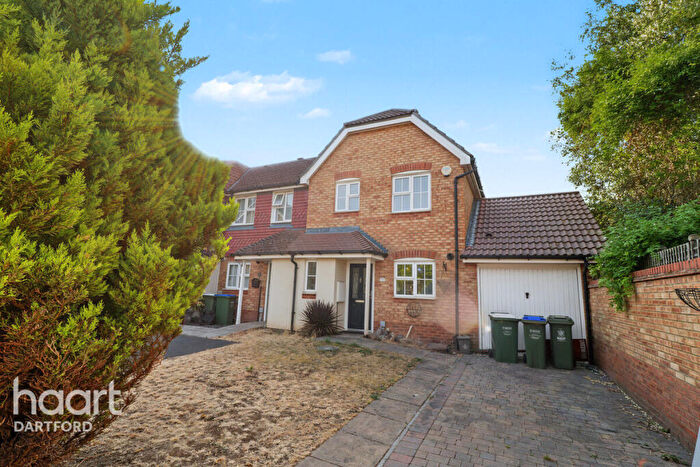 3 Bedroom End Of Terrace House To Rent In Alfriston Close, Dartford, DA1