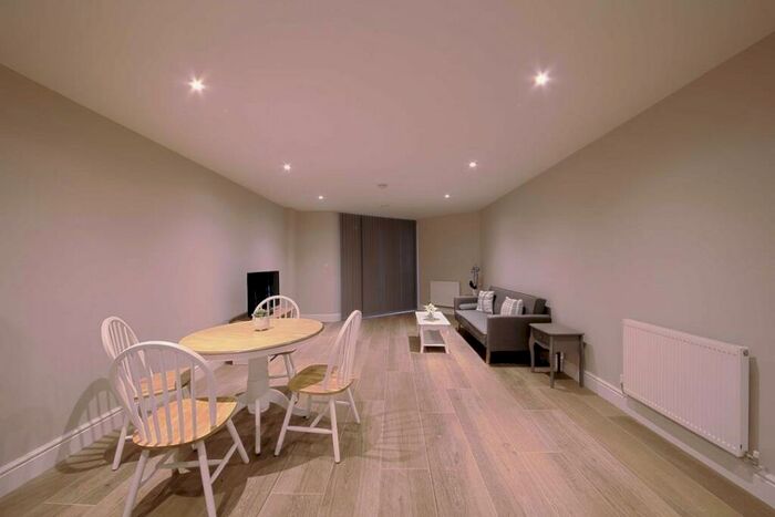 2 Bedroom Apartment To Rent In Petersfield Avenue, Slough, Berkshire, SL2
