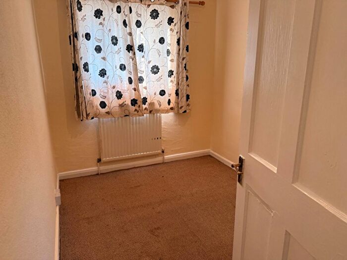 3 Bedroom Terraced House To Rent In Kelvin Road, Tilbury, RM18