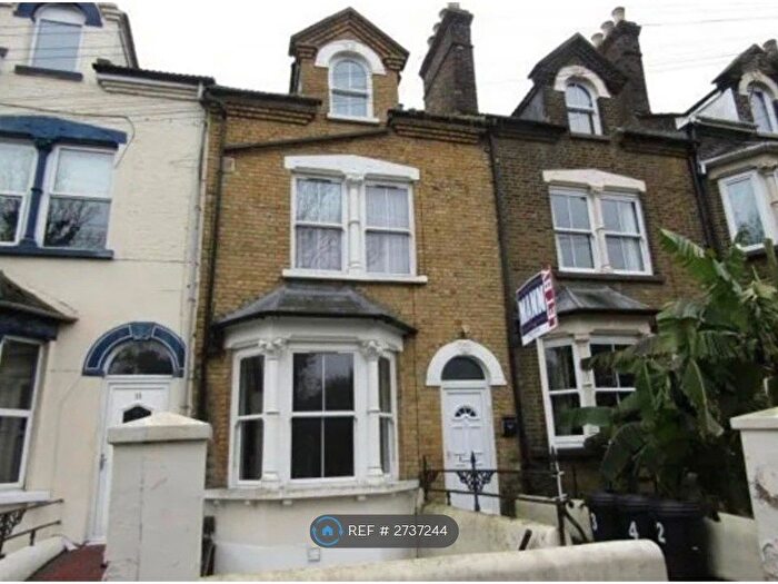 1 Bedroom Flat To Rent In Albany Terrace, Chatham, ME4