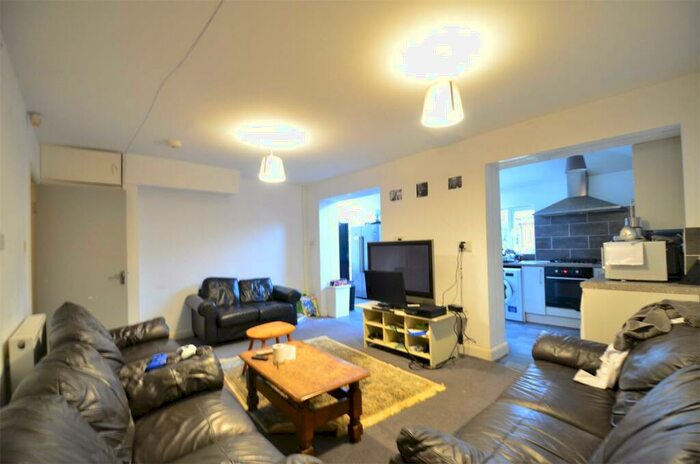 1 Bedroom Detached House To Rent In Bedroom In A Double Bedroom Detached Student House Share, Bills Package, Free Ultrafast M Broadband, B29