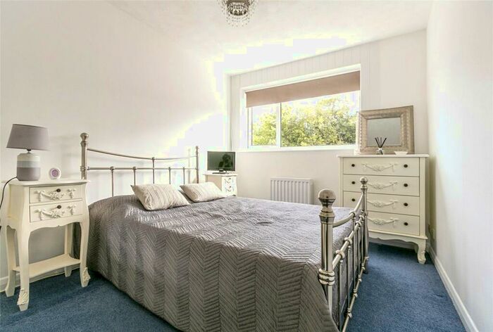 3 Bedroom End Of Terrace House For Sale In Carisbrooke Crescent, Poole, BH15