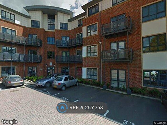1 Bedroom Flat To Rent In Wallis Square, Farnborough, GU14