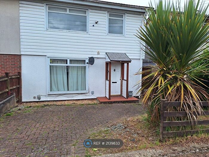 3 Bedroom Semi-Detached House To Rent In Lytham Avenue, Watford, WD19