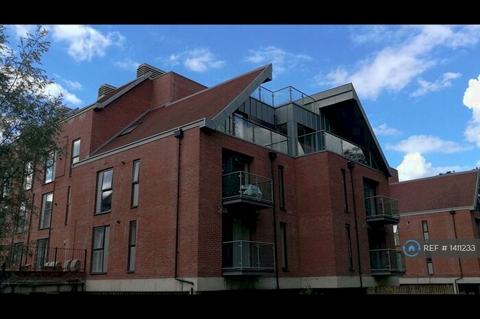 2 Bedroom Flat To Rent In Candleford Court, Buckingham, MK18