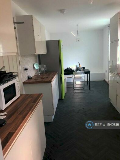 4 Bedroom Semi-Detached House To Rent In Scarborough Way, Coventry, CV4