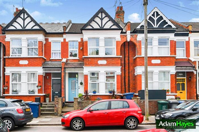 2 Bedroom Apartment For Sale In Churchfield Avenue, North Finchley, N12
