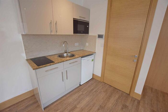 Flat To Rent In Colindale Avenue, Colindale, NW9