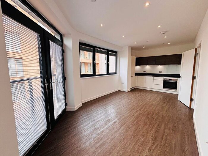 1 Bedroom Flat To Rent In High Road, London, N20