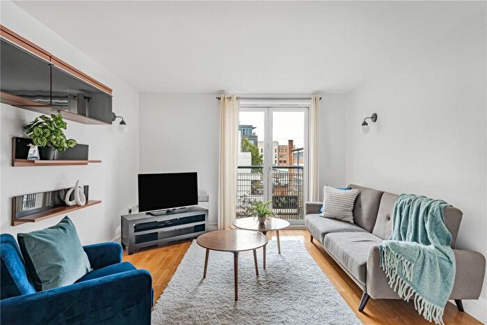 2 Bedroom Apartment For Sale In Plumbers Row, London, E1