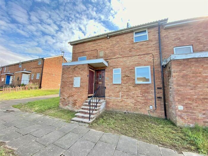 3 Bedroom End Of Terrace House To Rent In Morris Close, Luton, LU3