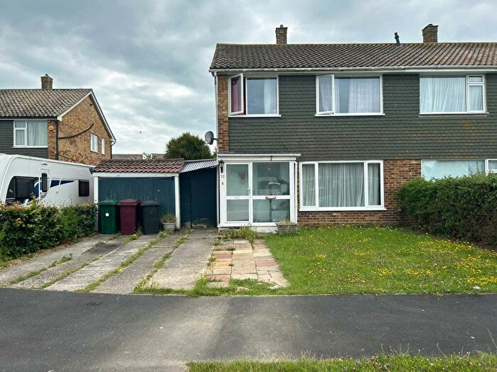 3 Bedroom House To Rent In Selsey, PO20