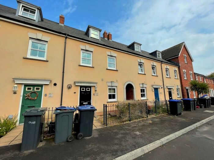 3 Bedroom Terraced House To Rent In Avon Place, Salisbury, Wiltshire, SP1