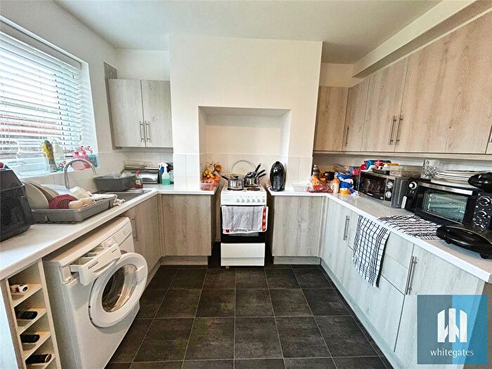 3 Bedroom End Of Terrace House For Sale In Kingsway, Pontefract, West Yorkshire, WF8
