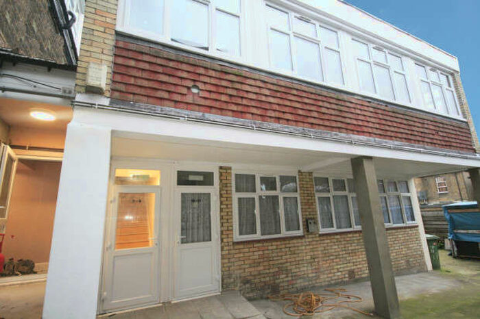 1 Bedroom Terraced House To Rent In 261a Cranbrook Road, Ilford, IG1