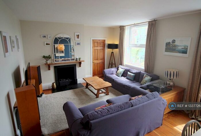 3 Bedroom Maisonette To Rent In Matilda House, London, E1W