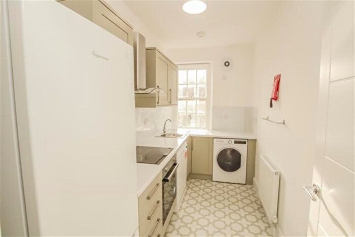 1 Bedroom Flat To Rent In Brampton Grove, Hendon, NW4