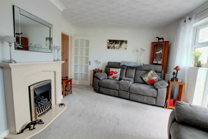 2 Bedroom Detached Bungalow For Sale In Aqua Drive, Mablethorpe, LN12